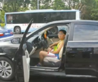 10岁男童偷开汽车上高速兜风